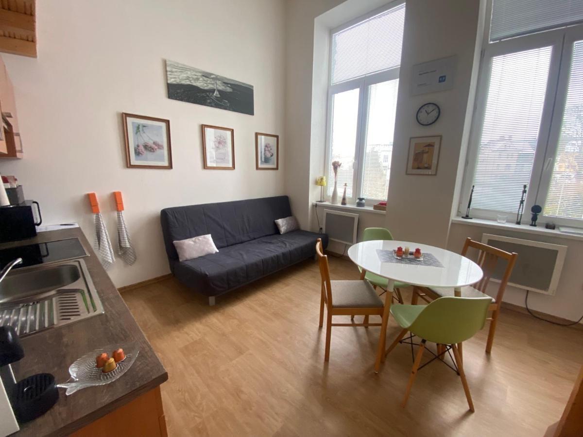 Apartman V Lesni ヤブロネツ・ナド・ニソウ エクステリア 写真
